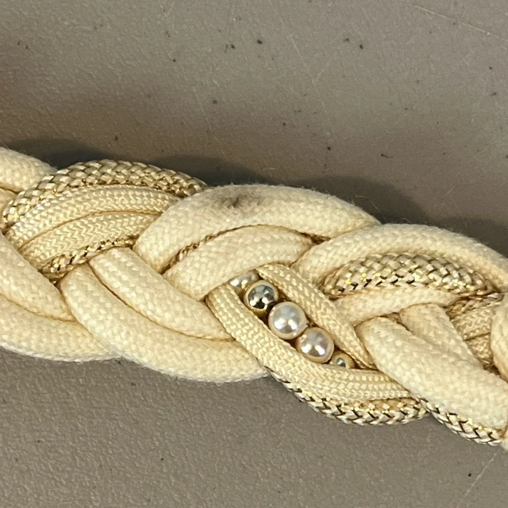 Vintage Women's Braided Woven Belt Macrame Size S/M Ivory Tan Gold Tone